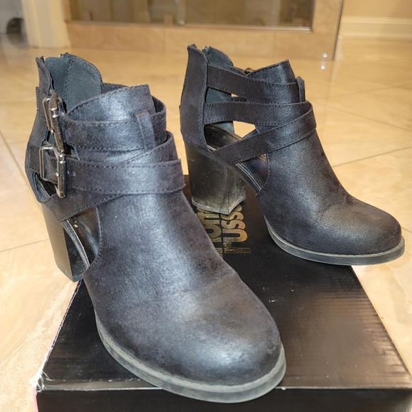 Charlotte Russe Booties - Picture 1 of 5